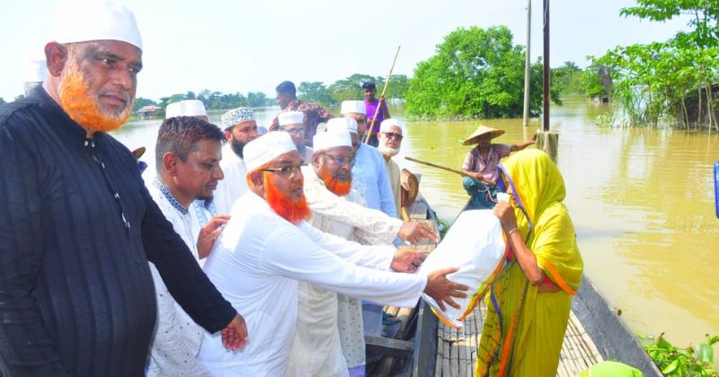 জামায়াতে ইসলামীর খাদ্য সামগ্রী বিতরণ