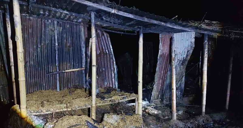 বালাগঞ্জে অগ্নিকাণ্ডে সর্বস্ব হারালেন দরিদ্র বিধবা