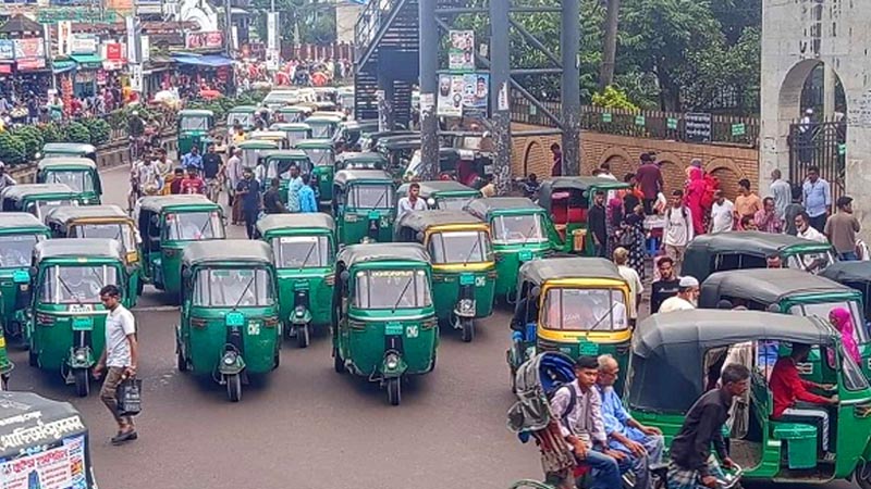 সিলেটে অবৈধ অটোরিকশা সরাতে ১৫ দিনের সময় বেঁধে দিলেন জেলা প্রশাসক