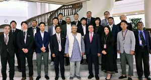 বাংলাদেশ থেকে এক লাখ কর্মী নেবে জাপান, প্রধান উপদেষ্টার সঙ্গে সাক্ষাৎ