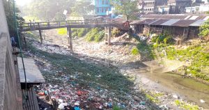 ঐতিহ্যের বাসিয়া নদী এখন ময়লার ভাগাড়, ছড়াচ্ছে দুর্গন্ধ